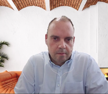 Ex alumno Eduardo Gomez destaca su experiencia con la IA , gracias a Racks Academy